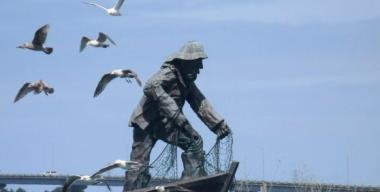 link to full image of Humboldt Bay-Fisherman Sculpture