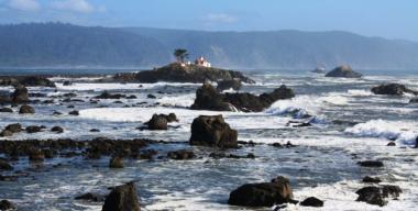 link to full image of Battery Point Lighthouse, Crescent City Harbor