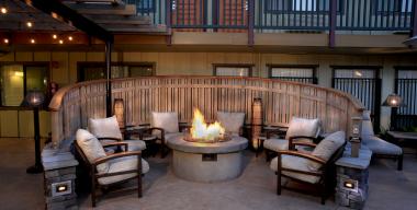 link to full image of Best Western Plus outdoor firepit/seating