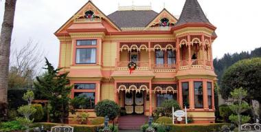 link to full image of Ferndale - Gingerbread Mansion 1